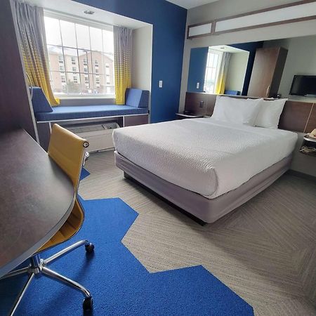 Microtel Inn & Suites By Wyndham Bluffs Council Bluffs Extérieur photo