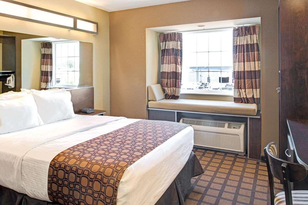 Microtel Inn & Suites By Wyndham Bluffs Council Bluffs Extérieur photo
