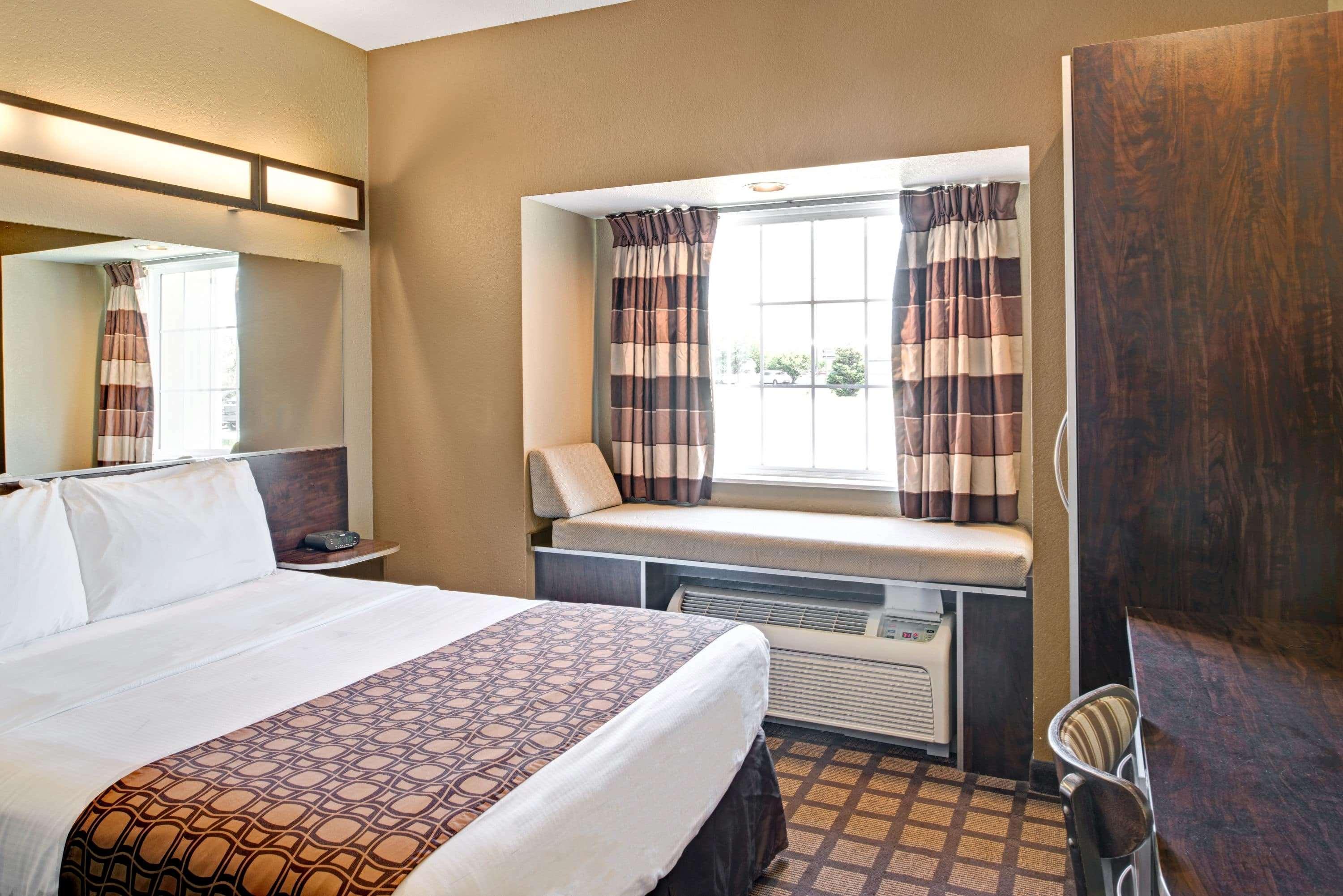Microtel Inn & Suites By Wyndham Bluffs Council Bluffs Extérieur photo