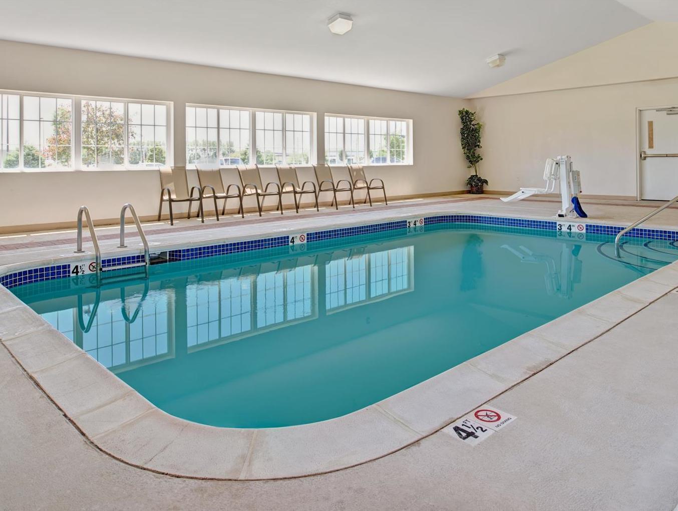 Microtel Inn & Suites By Wyndham Bluffs Council Bluffs Extérieur photo