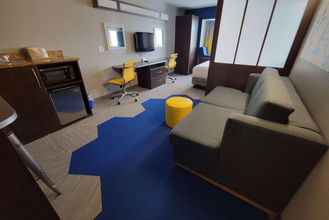 Microtel Inn & Suites By Wyndham Bluffs Council Bluffs Extérieur photo