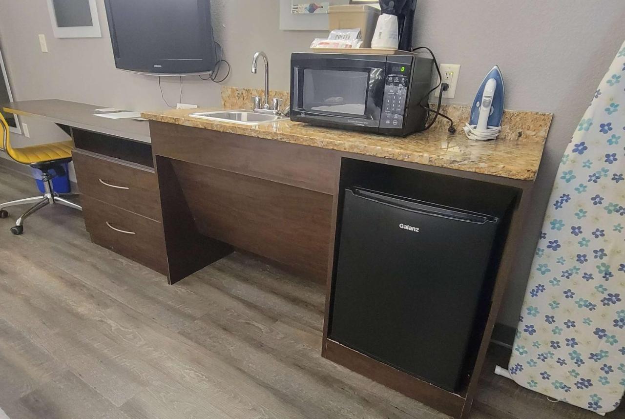 Microtel Inn & Suites By Wyndham Bluffs Council Bluffs Extérieur photo