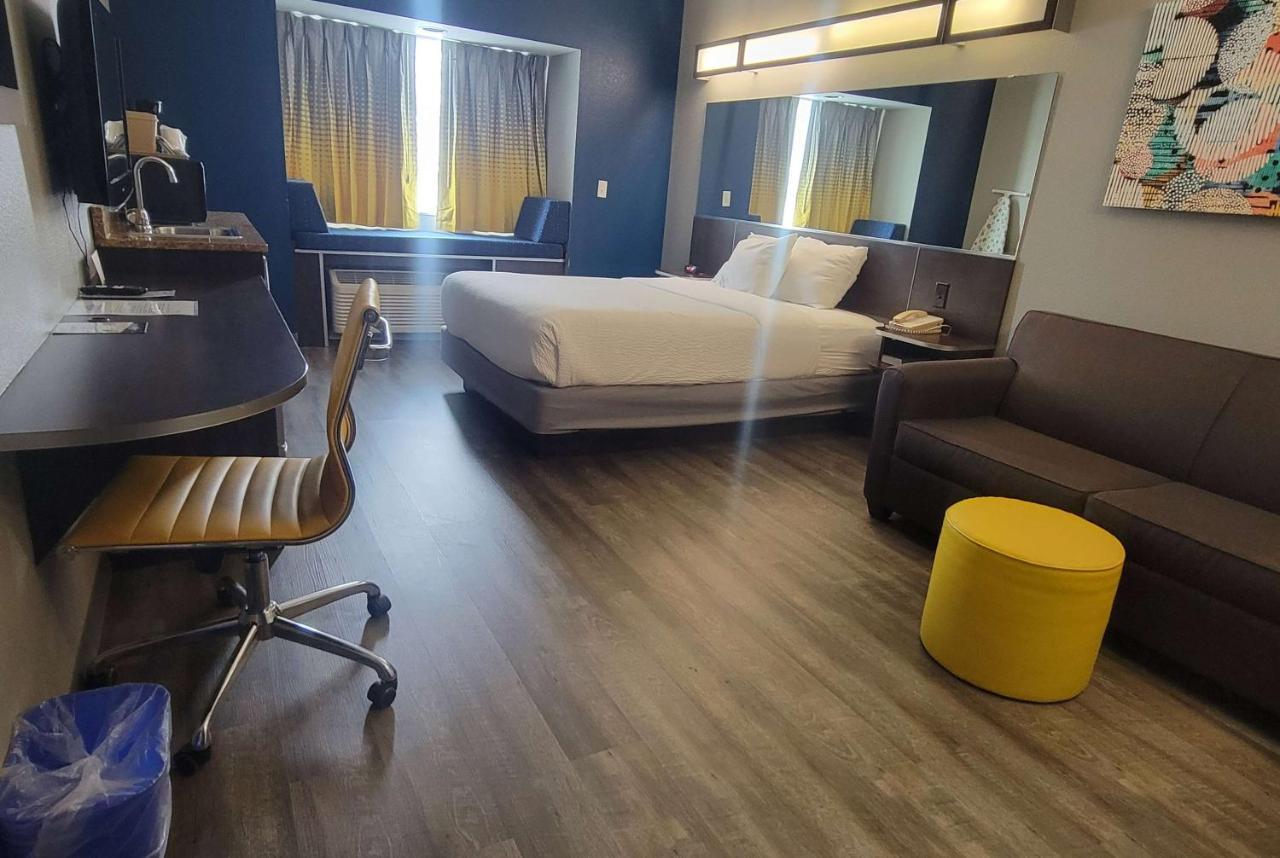 Microtel Inn & Suites By Wyndham Bluffs Council Bluffs Extérieur photo