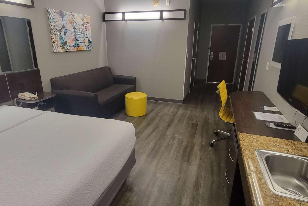 Microtel Inn & Suites By Wyndham Bluffs Council Bluffs Extérieur photo