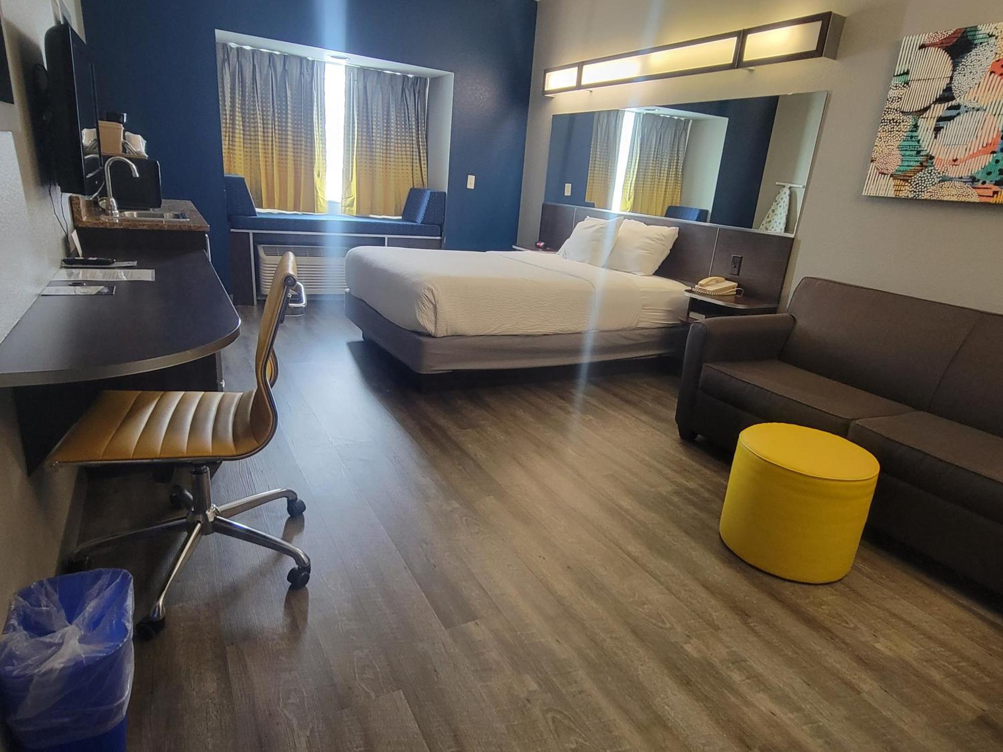 Microtel Inn & Suites By Wyndham Bluffs Council Bluffs Extérieur photo