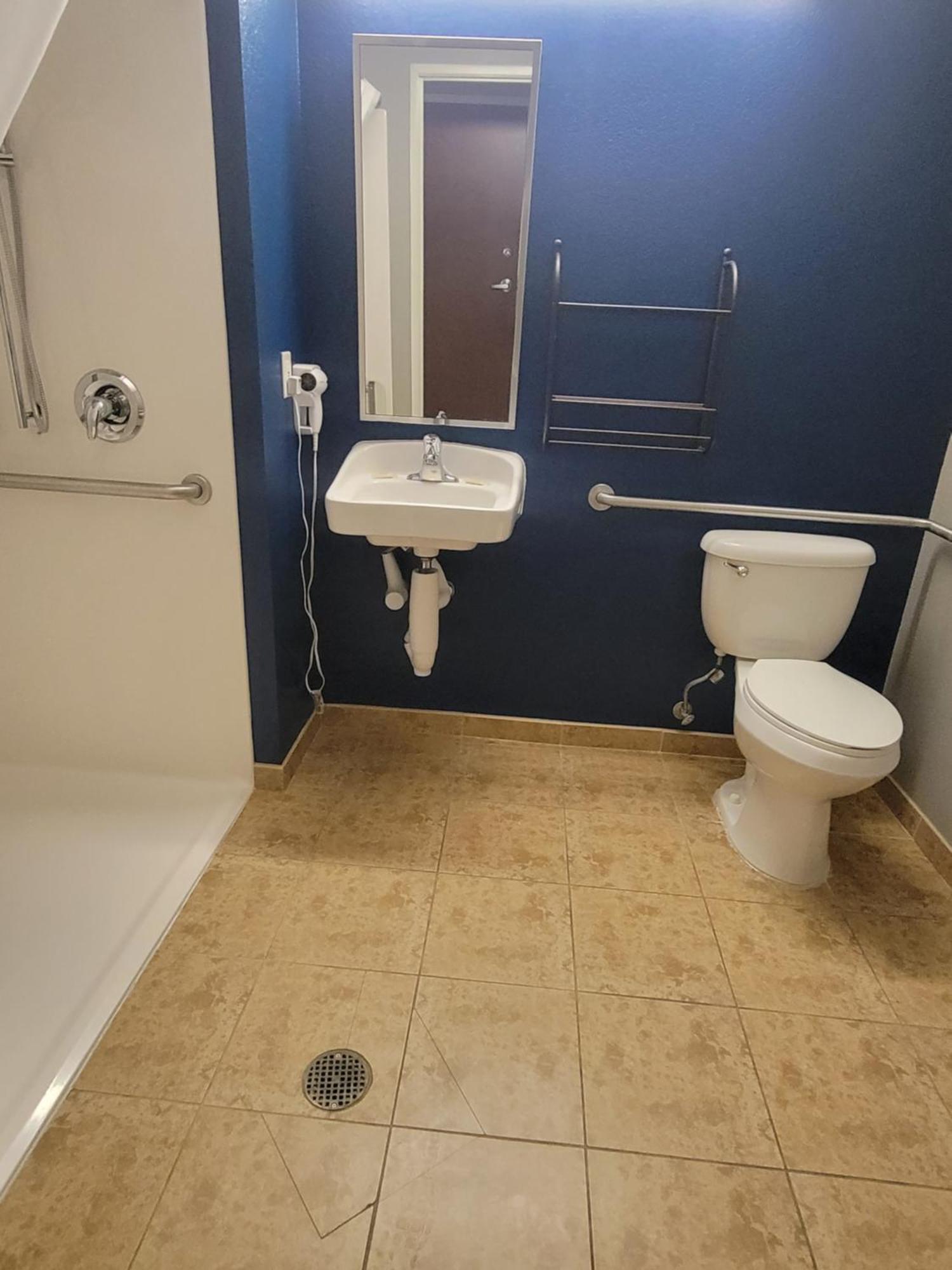 Microtel Inn & Suites By Wyndham Bluffs Council Bluffs Extérieur photo