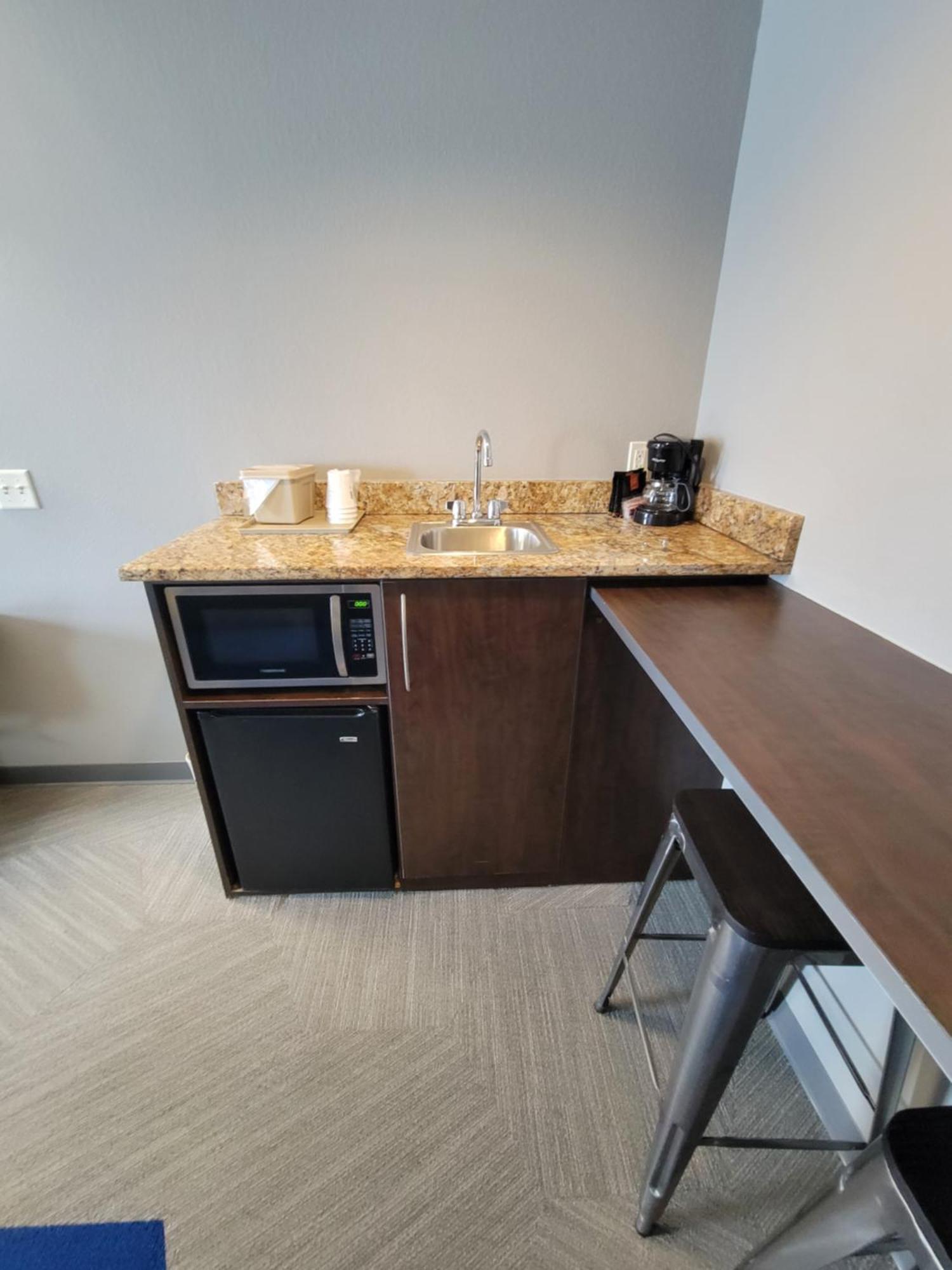 Microtel Inn & Suites By Wyndham Bluffs Council Bluffs Extérieur photo