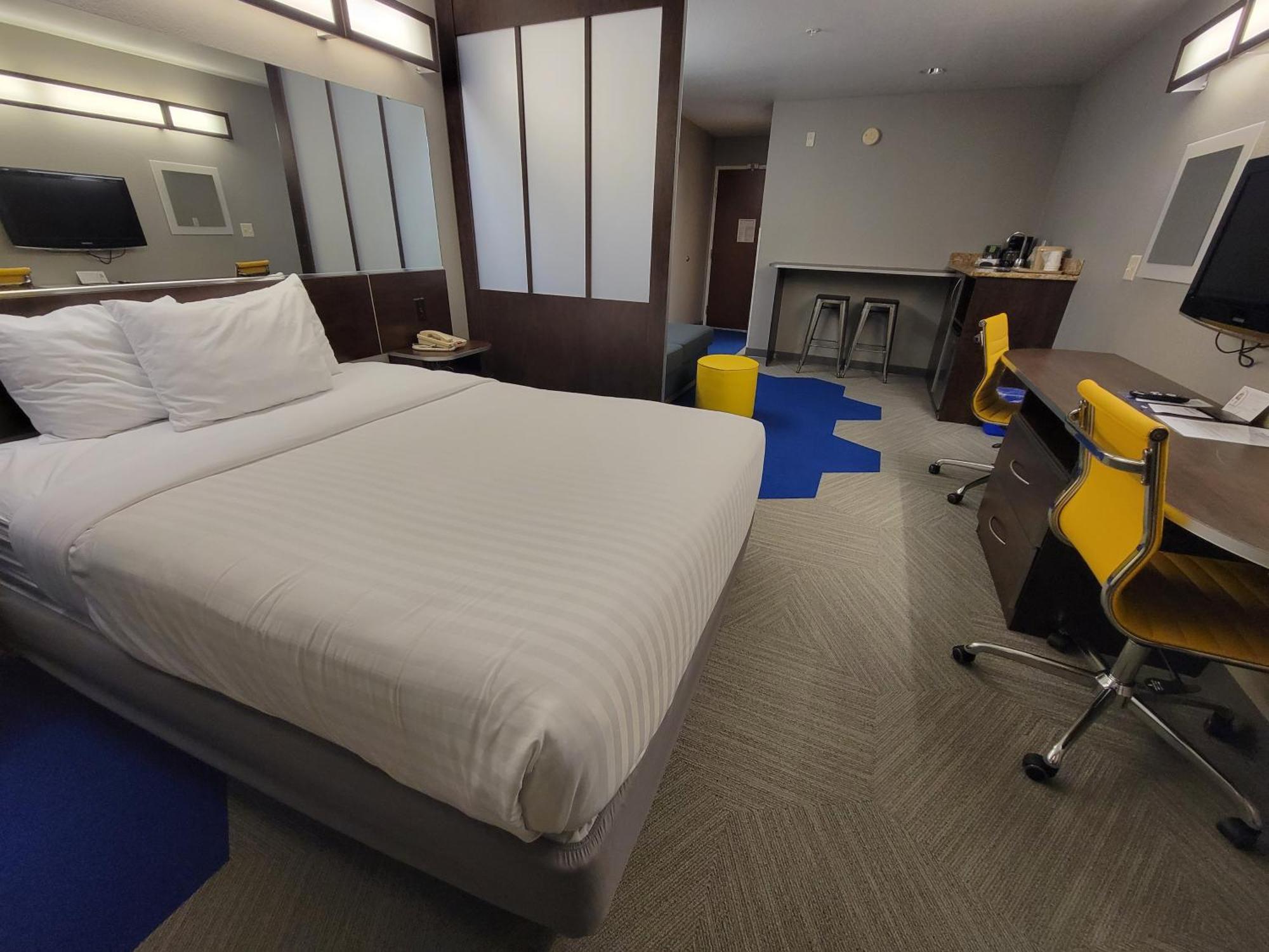Microtel Inn & Suites By Wyndham Bluffs Council Bluffs Extérieur photo