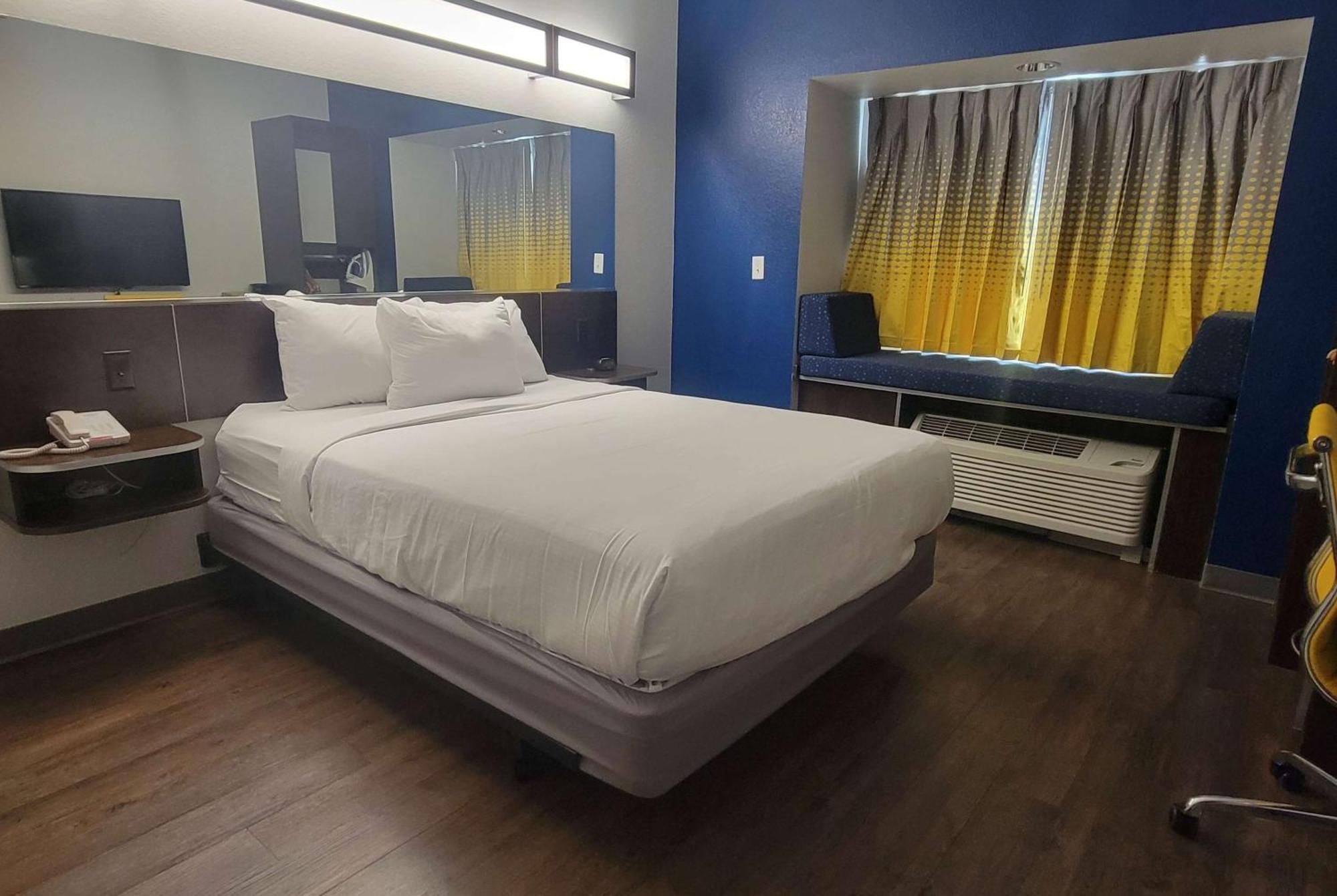 Microtel Inn & Suites By Wyndham Bluffs Council Bluffs Extérieur photo
