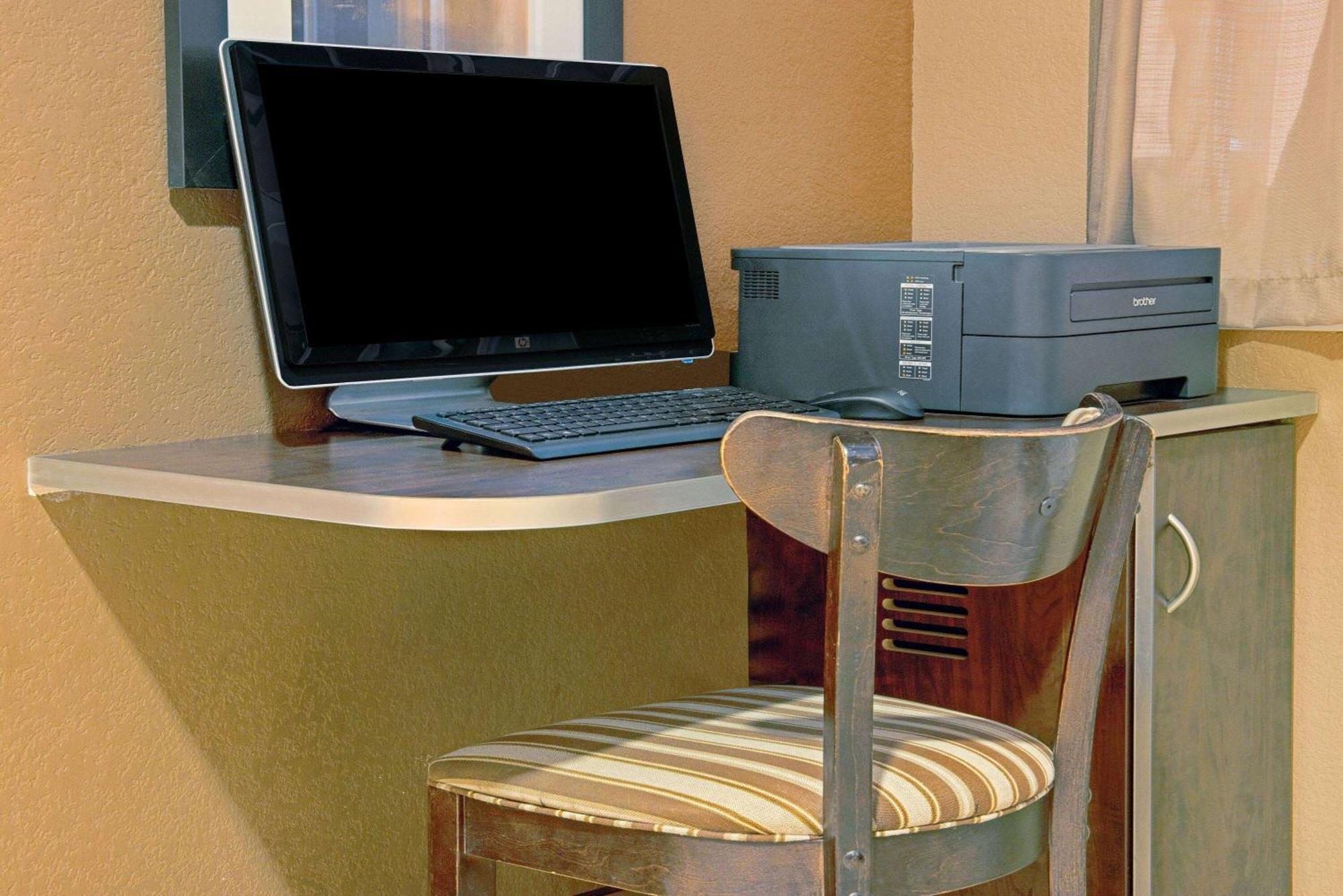 Microtel Inn & Suites By Wyndham Bluffs Council Bluffs Extérieur photo